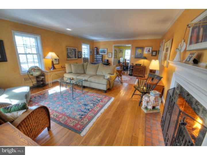 1608 Lorraine Road Reading, PA 19604 - Photo 6 of 23 Living Room