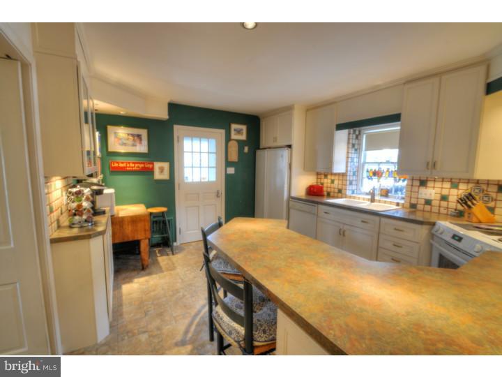 1608 Lorraine Road Reading, PA 19604 - Photo 10 of 23 Kitchen