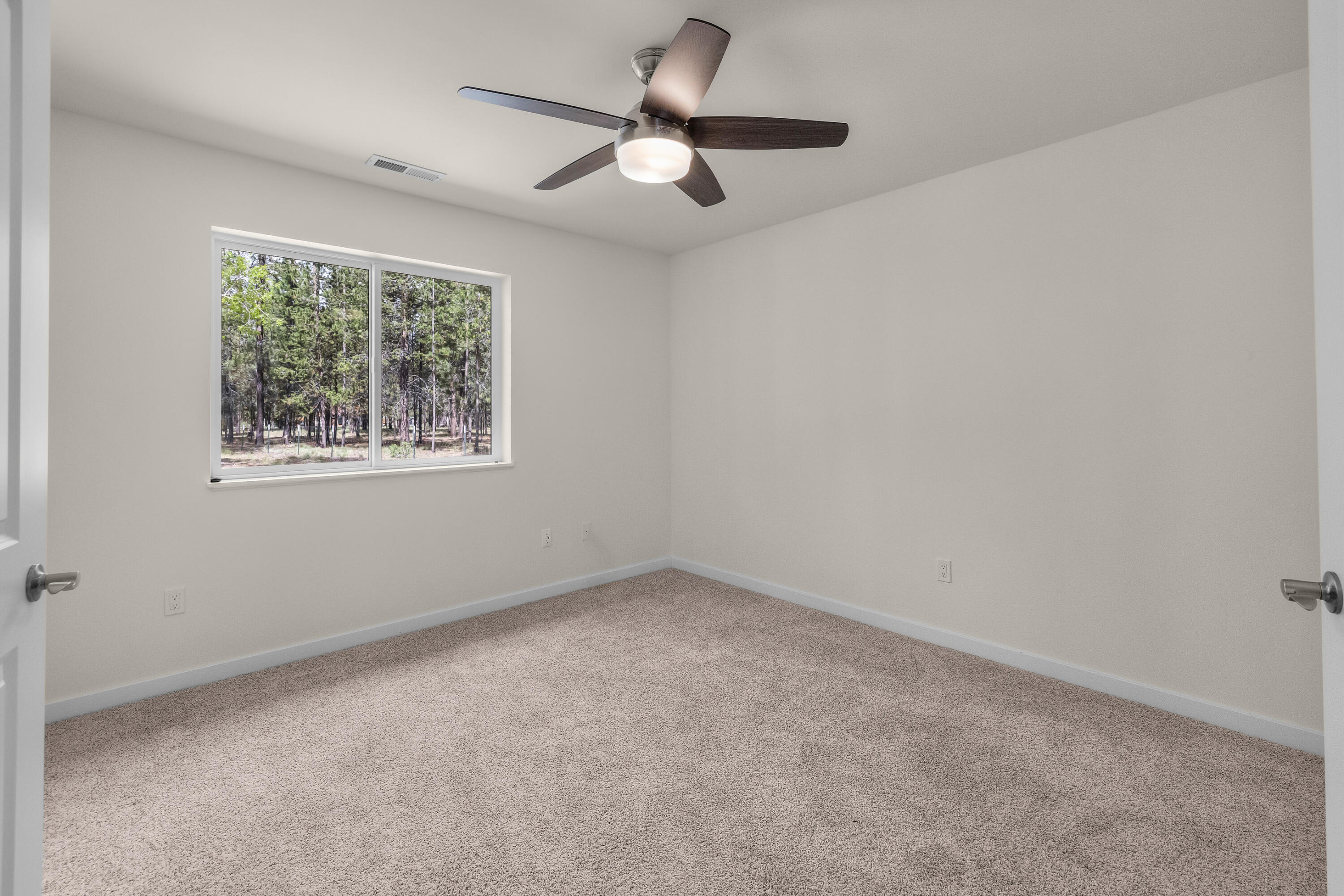 15943 Cascade Lane La Pine, OR 97739 - Photo 40 of 55 2026_05_13_15943_cascade_lane_la_pine-13