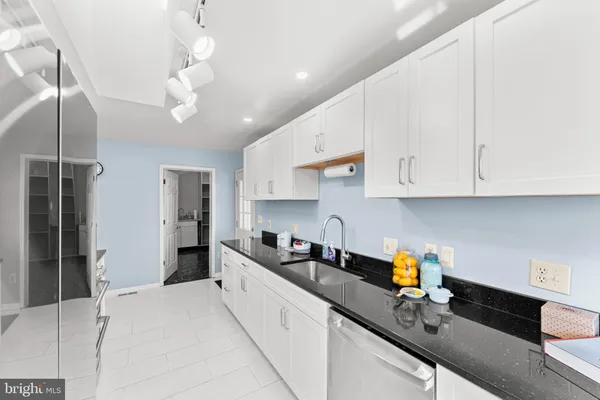 $595,000 | 214 South Royal Avenue, Front Royal, VA 22630