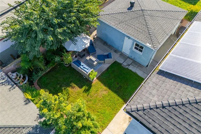 a picture of a bench in front of a