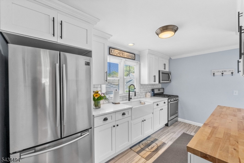 19 Boonton Street Dover, NJ 07801 - Photo 5 of 22