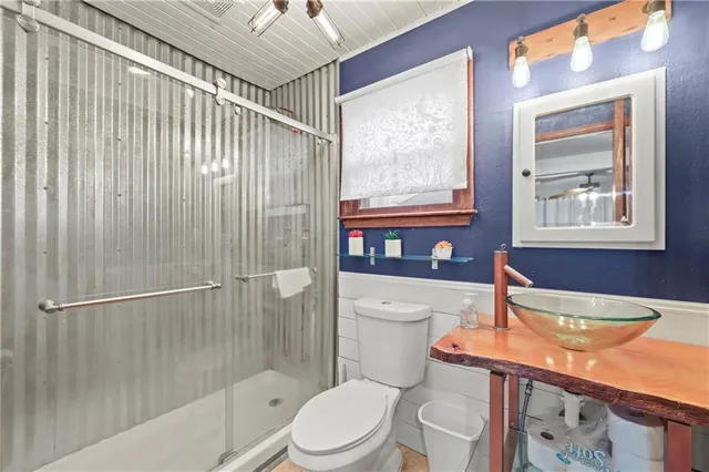 $269,500 | 406 South Russell Street, Odessa, MO 64076