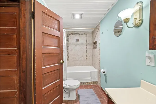 $269,500 | 406 South Russell Street, Odessa, MO 64076