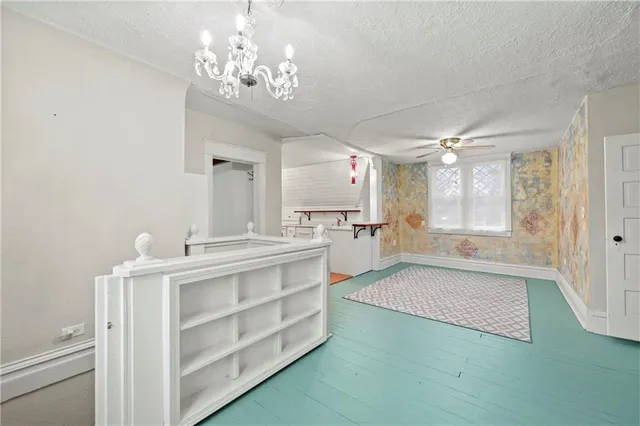 $269,500 | 406 South Russell Street, Odessa, MO 64076