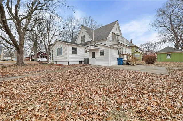 $269,500 | 406 South Russell Street, Odessa, MO 64076