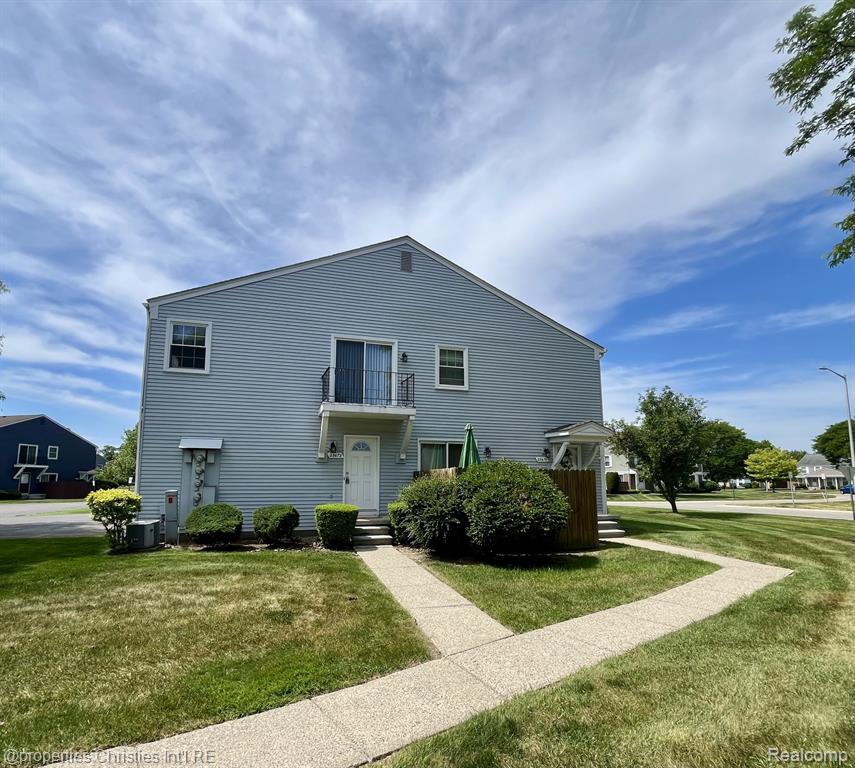 23672 North Rockledge Novi, MI 48375 - Photo 2 of 22