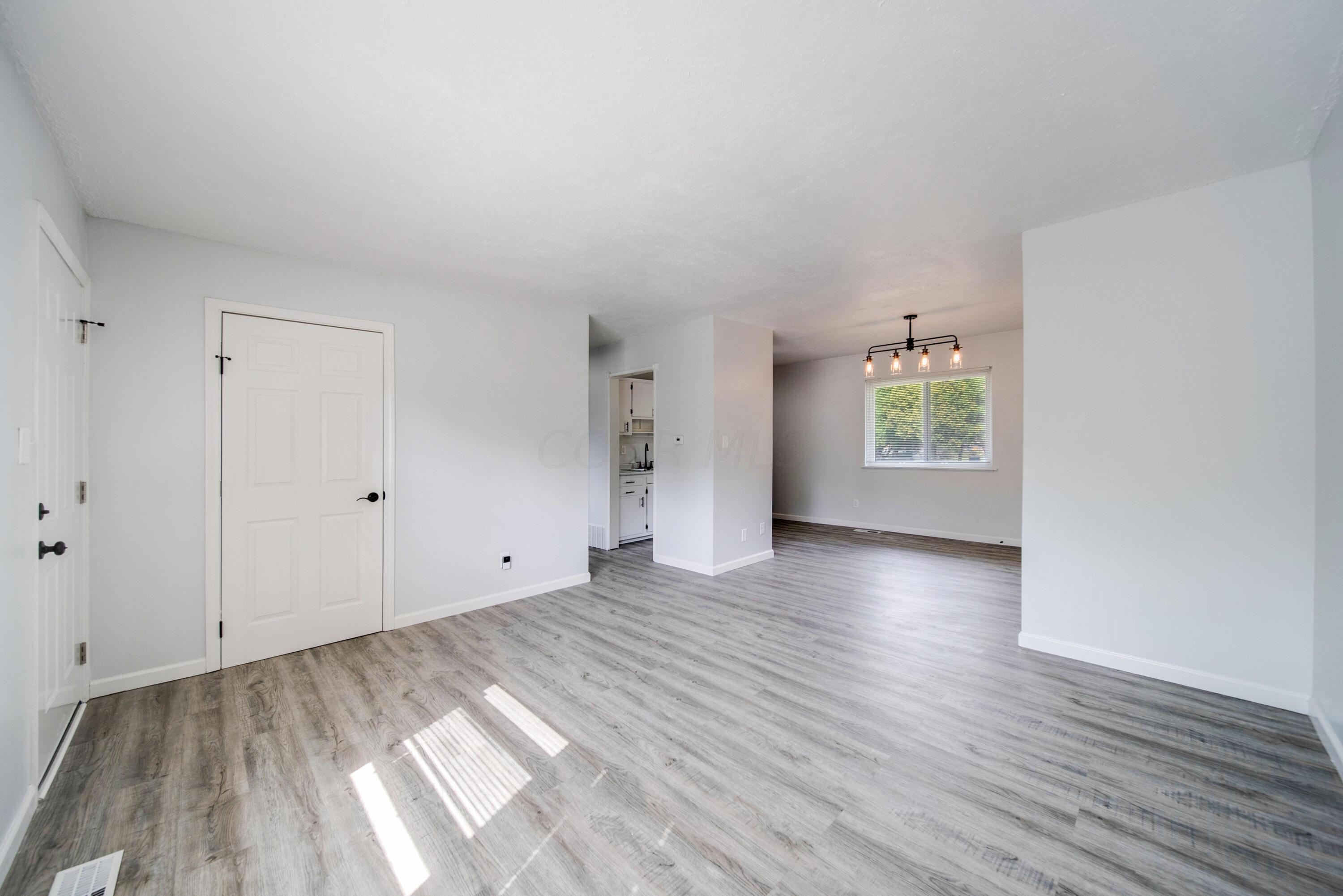 1842 Stetson Road Columbus, OH 43232 - Photo 14 of 33 23-print-DSC09217_8_9