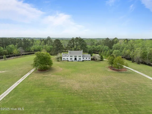 $995,000 | 442 Whichards Beach Road, Chocowinity, NC 27817