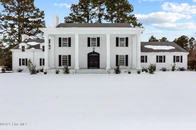 $995,000 | 442 Whichards Beach Road, Chocowinity, NC 27817