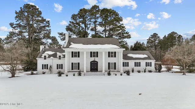 $995,000 | 442 Whichards Beach Road, Chocowinity, NC 27817