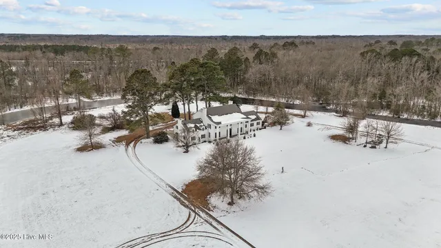 $995,000 | 442 Whichards Beach Road, Chocowinity, NC 27817