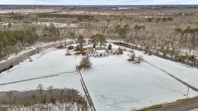 $995,000 | 442 Whichards Beach Road, Chocowinity, NC 27817