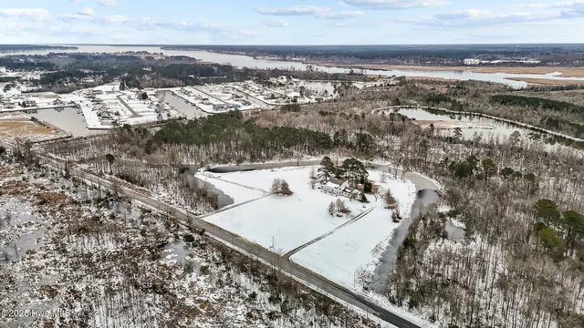 $995,000 | 442 Whichards Beach Road, Chocowinity, NC 27817