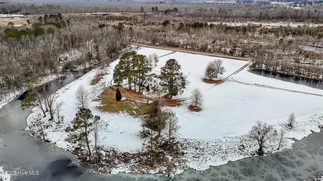 $995,000 | 442 Whichards Beach Road, Chocowinity, NC 27817