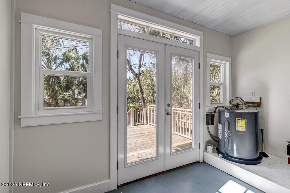 60 Weeden Street St. Augustine, FL 32084 - Photo 12 of 46 a view of an entryway with a door