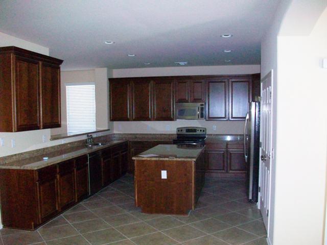 3304 East Blue Ridge Way Gilbert, AZ 85298 - Photo 6 of 14 Kitchen with Stainless appliances
