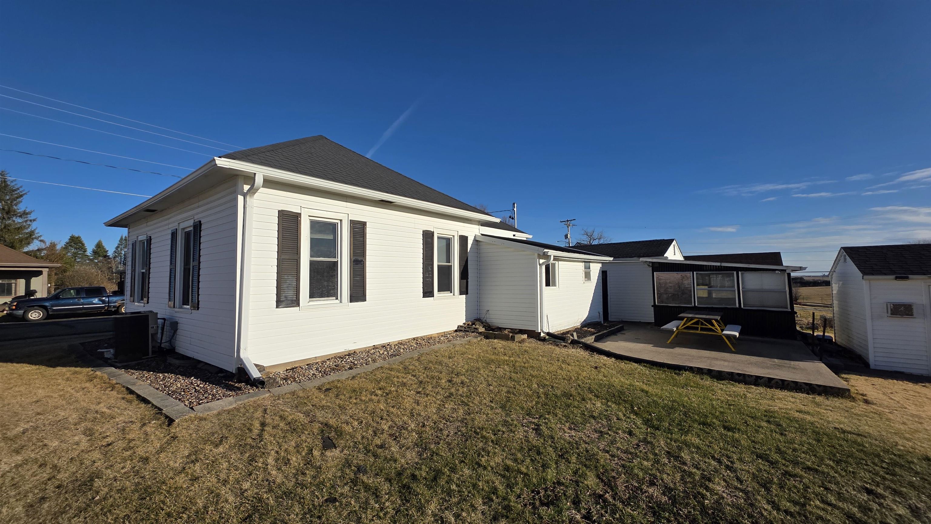 631 South Tyler Street Lancaster, WI 53813 - Photo 4 of 34