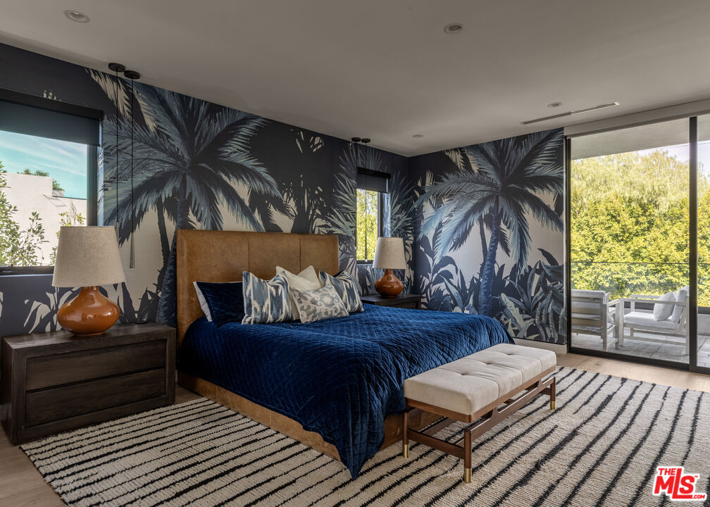 6509 Colgate Avenue Los Angeles, CA 90048 - Photo 14 of 36 a bedroom with a bed and a window