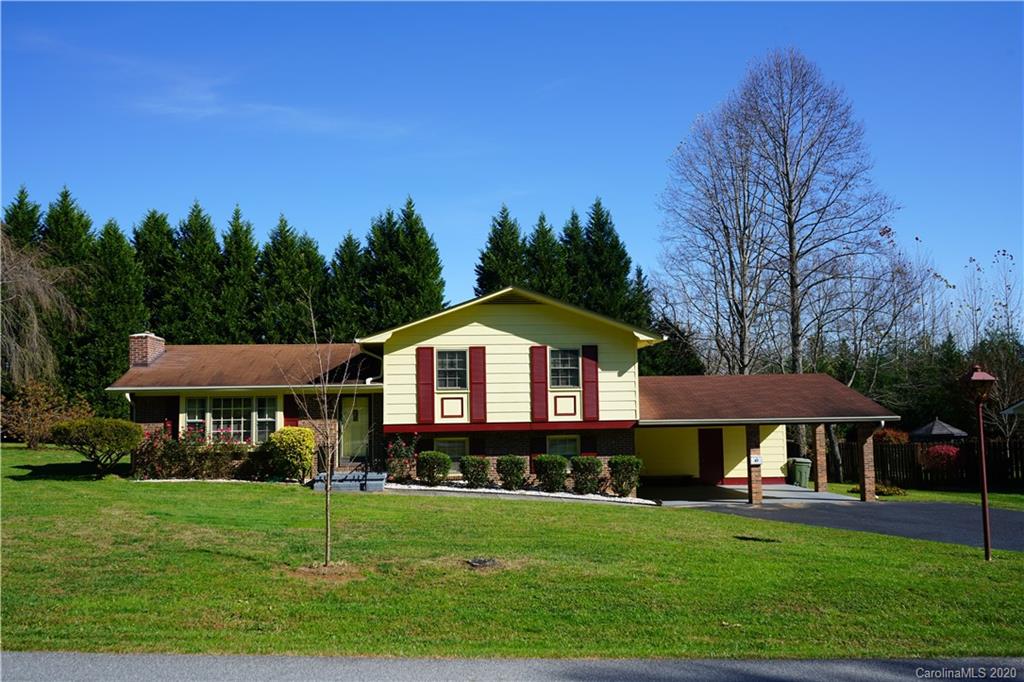 87 Underhill Road Hendersonville, NC 28792 - Photo 1 of 30 Gallery Image 1