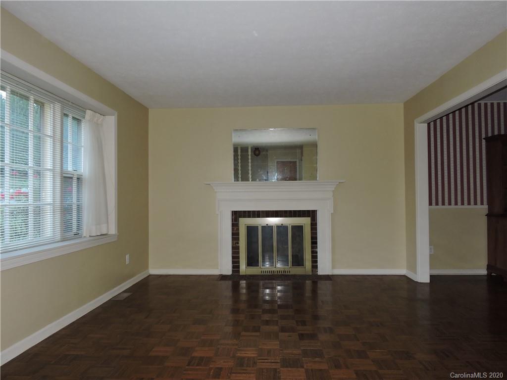 87 Underhill Road Hendersonville, NC 28792 - Photo 2 of 30 Gallery Image 2