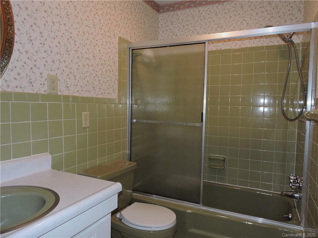 87 Underhill Road Hendersonville, NC 28792 - Photo 15 of 30 Gallery Image 15