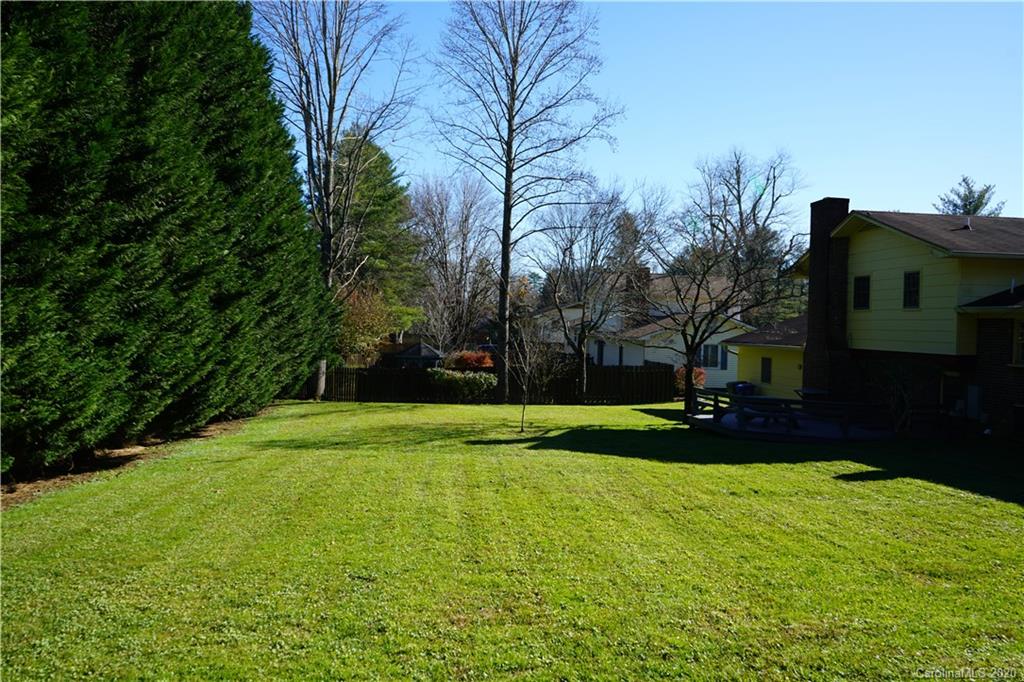 87 Underhill Road Hendersonville, NC 28792 - Photo 26 of 30 Gallery Image 26