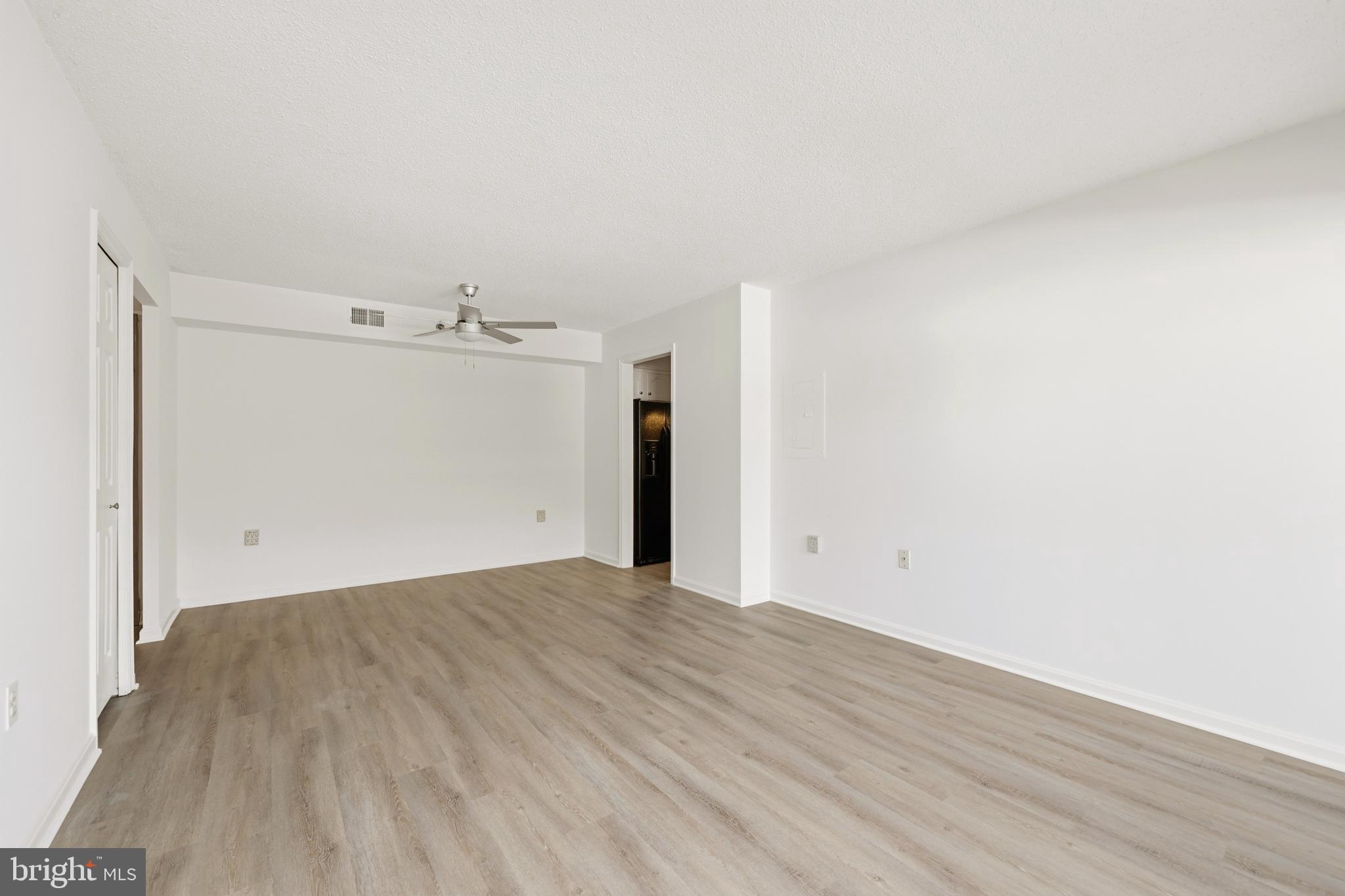 1301 North Courthouse Road, Unit 1205 Arlington, VA 22201 - Photo 11 of 33 a view of a room with an empty space