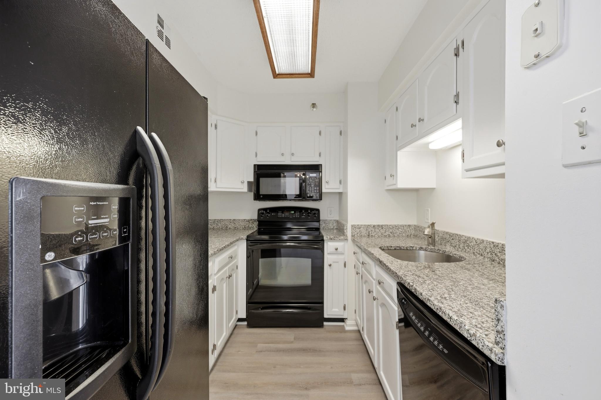 1301 North Courthouse Road, Unit 1205 Arlington, VA 22201 - Photo 8 of 31