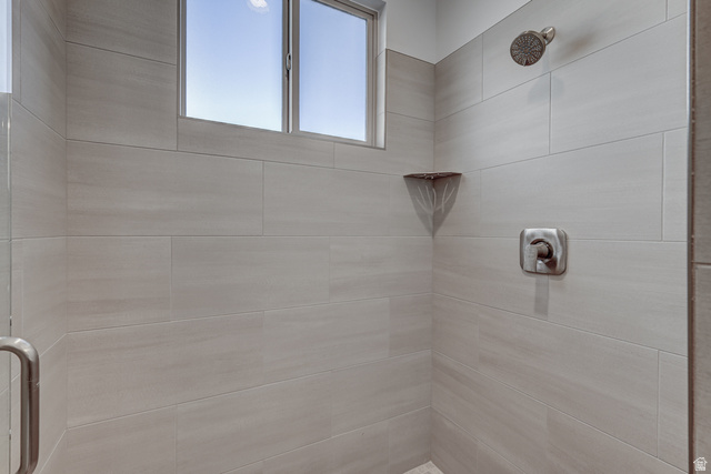 2072 W. 320 S. Hurricane, UT 84737 - Photo 31 of 46 Primary Shower