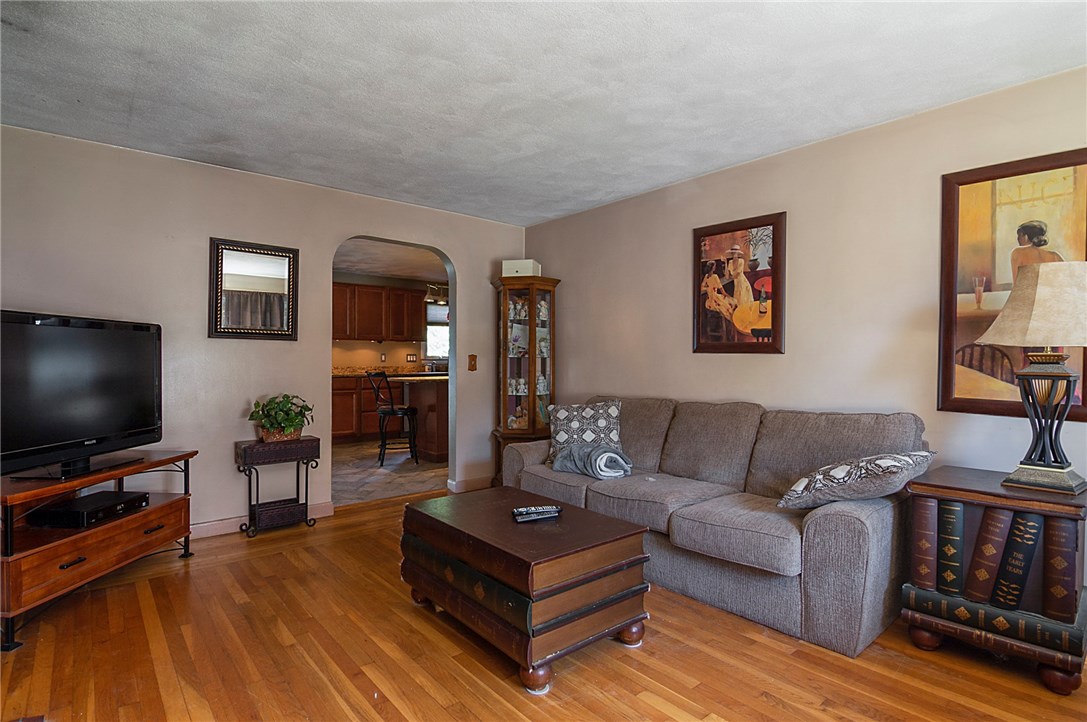 14 Hade Court Warwick, RI 02889 - Photo 4 of 15