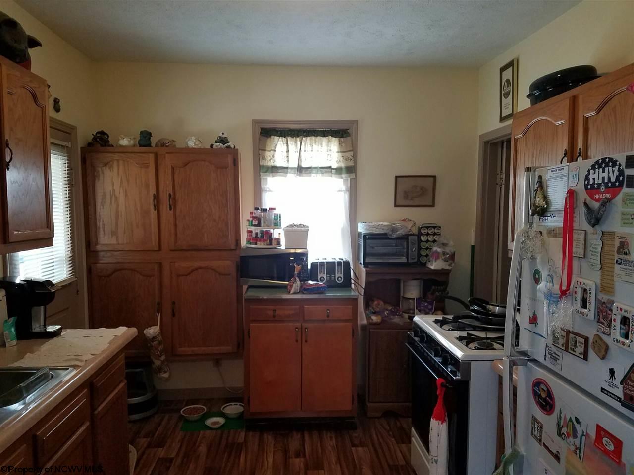 204 Reeves Avenue Fairmont, WV 26554 - Photo 9 of 17 Gallery Image 9