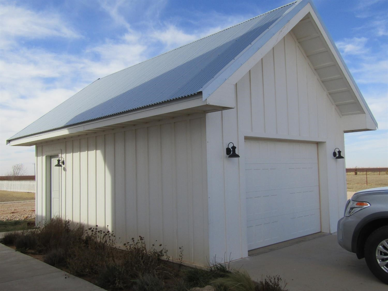 3370 Drill Stem Road Levelland, TX 79336 - Photo 26 of 38 a backyard of a house