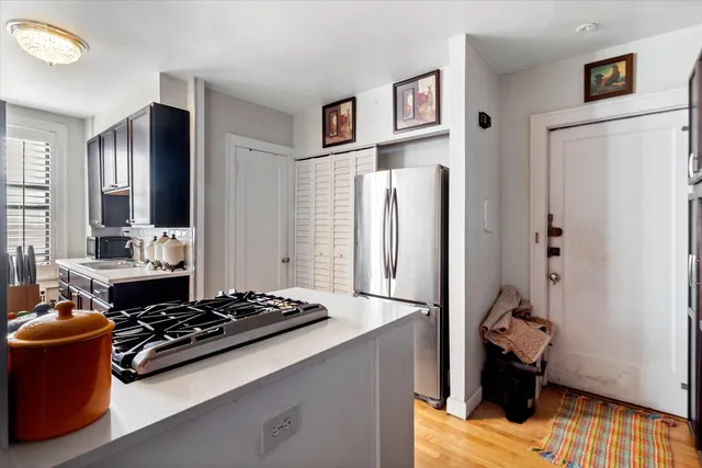 $289,900 | 5555 South Everett Avenue, Unit C14, Chicago, IL 60637