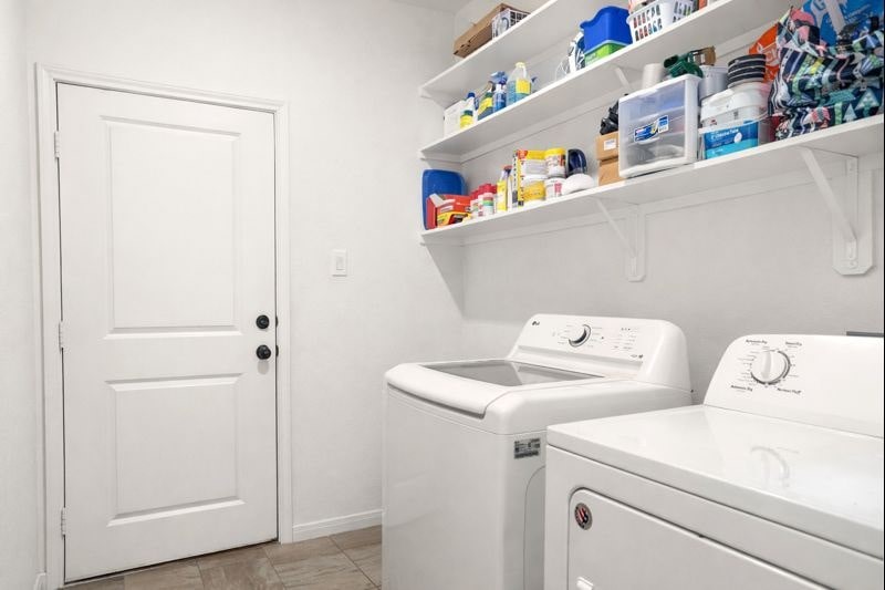 3403 Daisy Santa Fe, TX 77510 - Photo 19 of 25 a utility room with dryer and washer