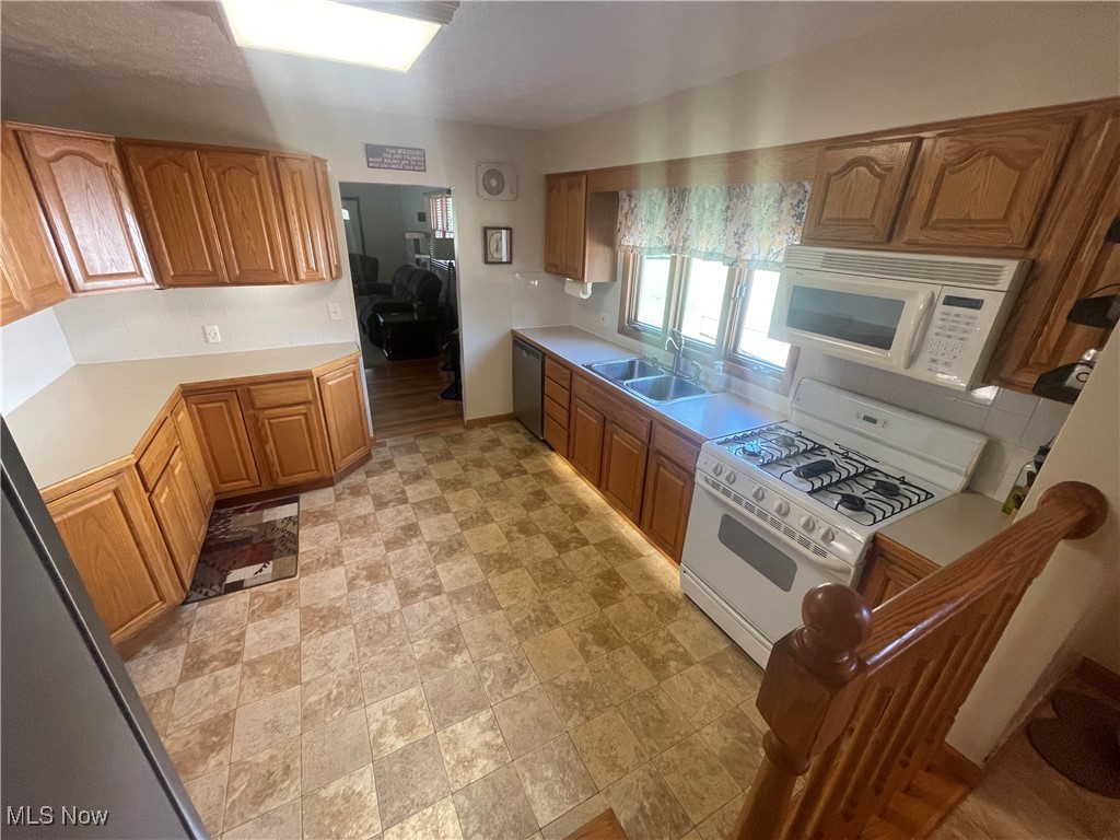 3492 Johnson Road Norton, OH 44203 - Photo 15 of 32