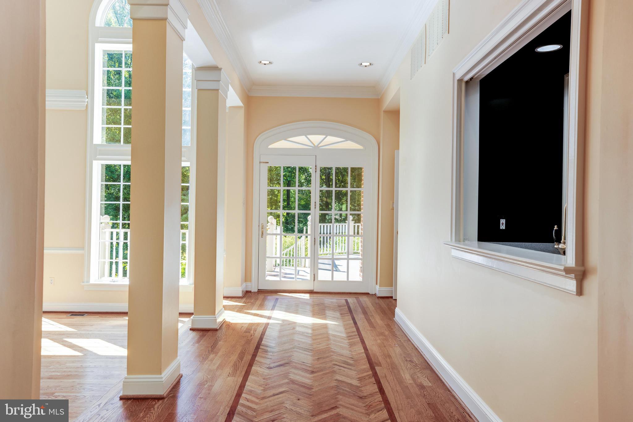 530 Walker Road Great Falls, VA 22066 - Photo 11 of 52 Gallery Image 11