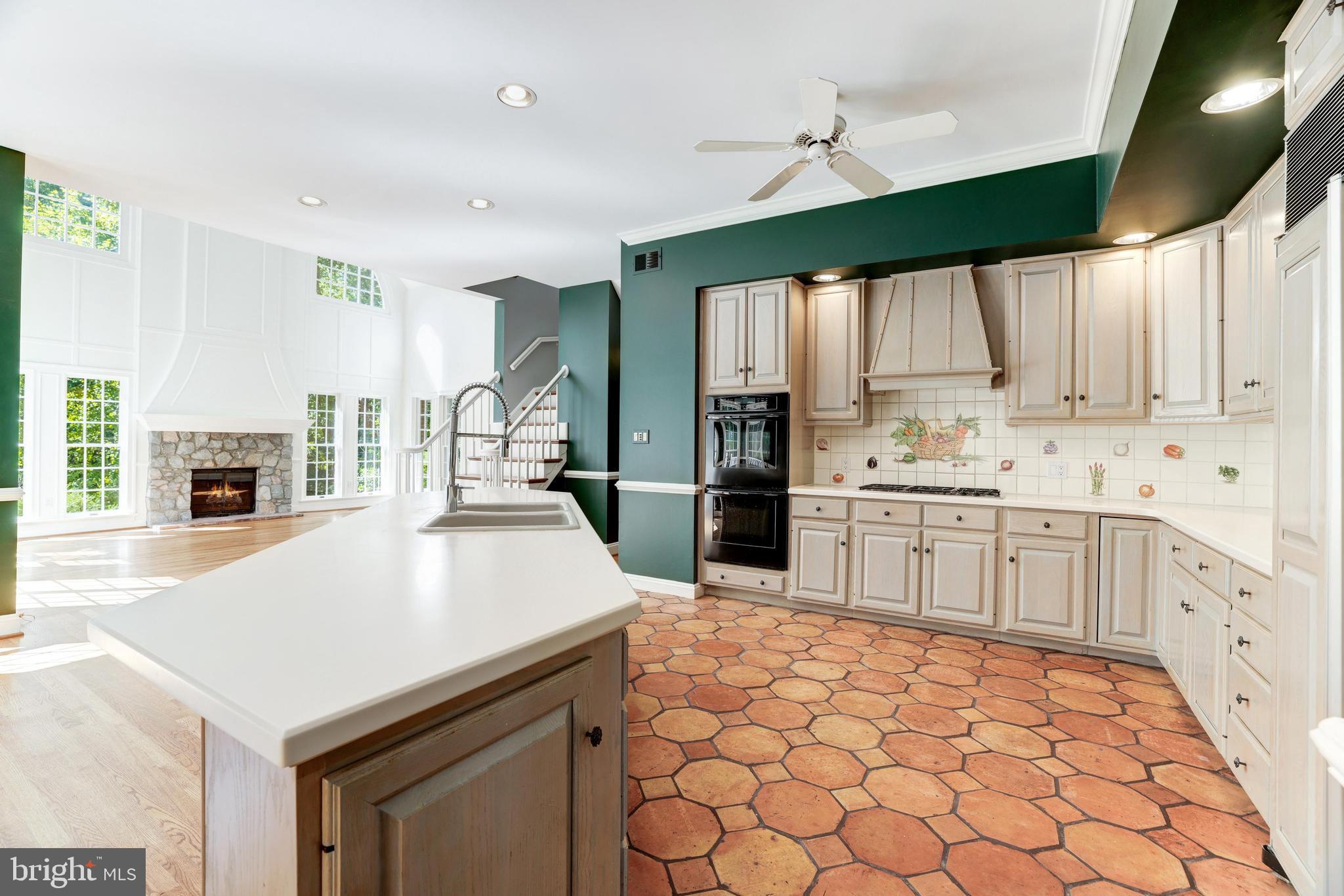 530 Walker Road Great Falls, VA 22066 - Photo 12 of 52 Gallery Image 12