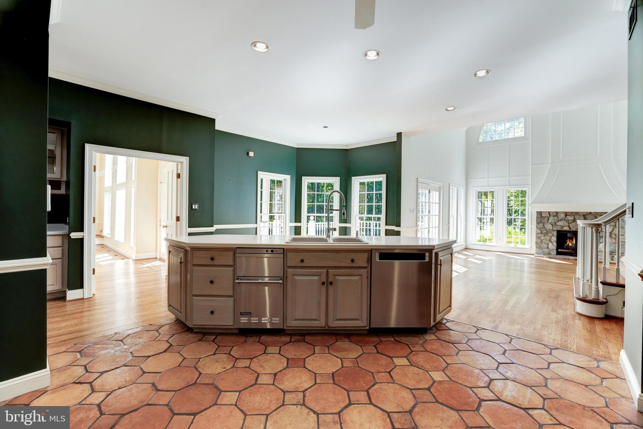 530 Walker Road Great Falls, VA 22066 - Photo 13 of 52 Gallery Image 13