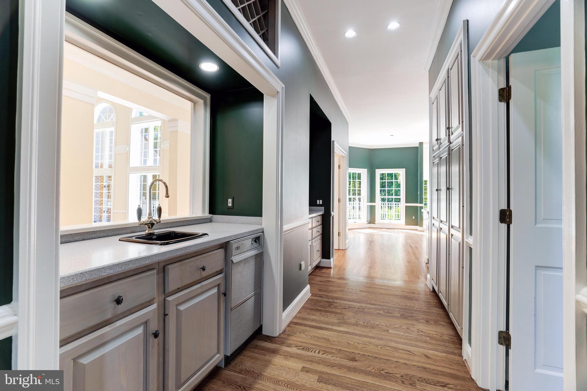 530 Walker Road Great Falls, VA 22066 - Photo 16 of 52 Gallery Image 16