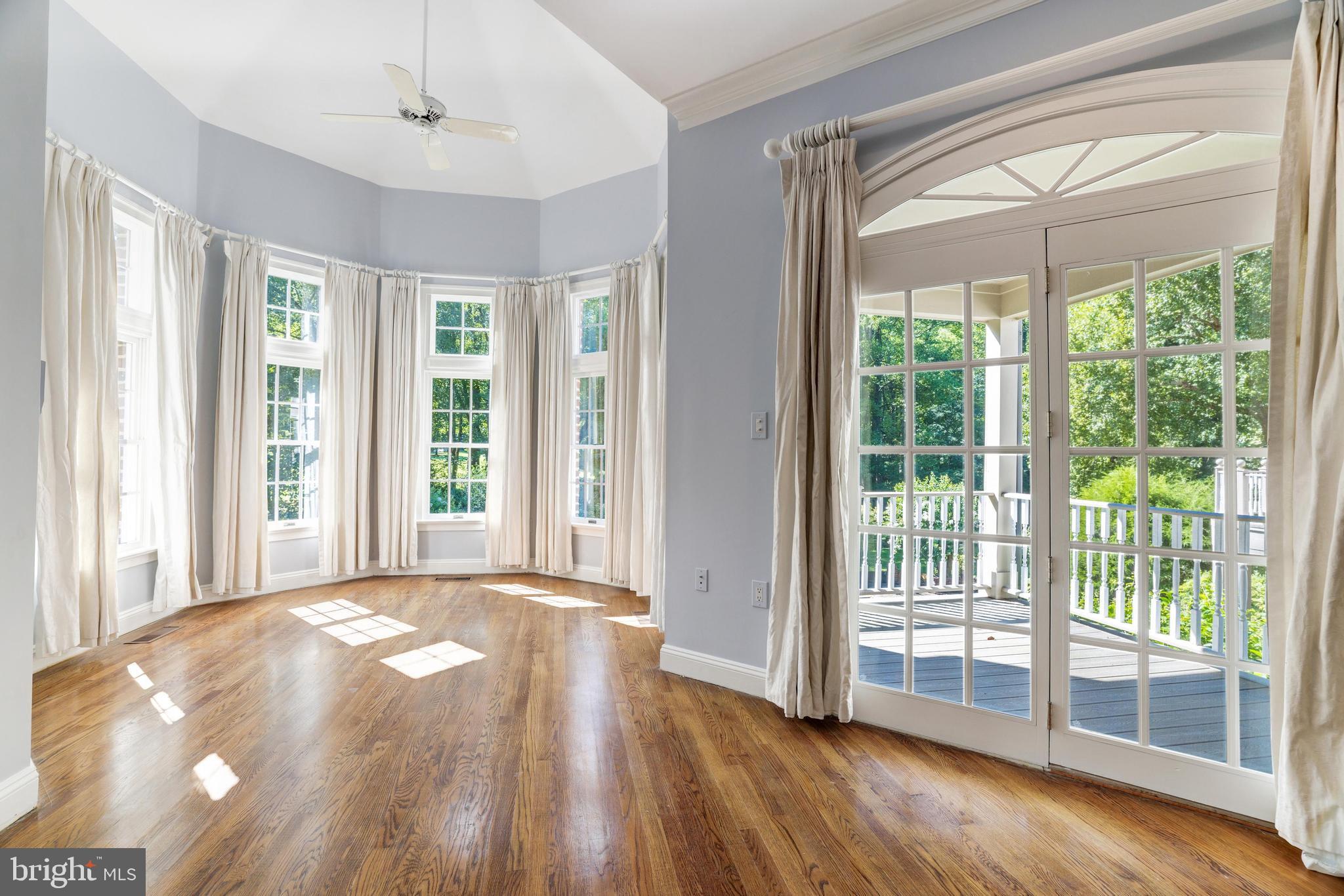 530 Walker Road Great Falls, VA 22066 - Photo 19 of 52 Gallery Image 19