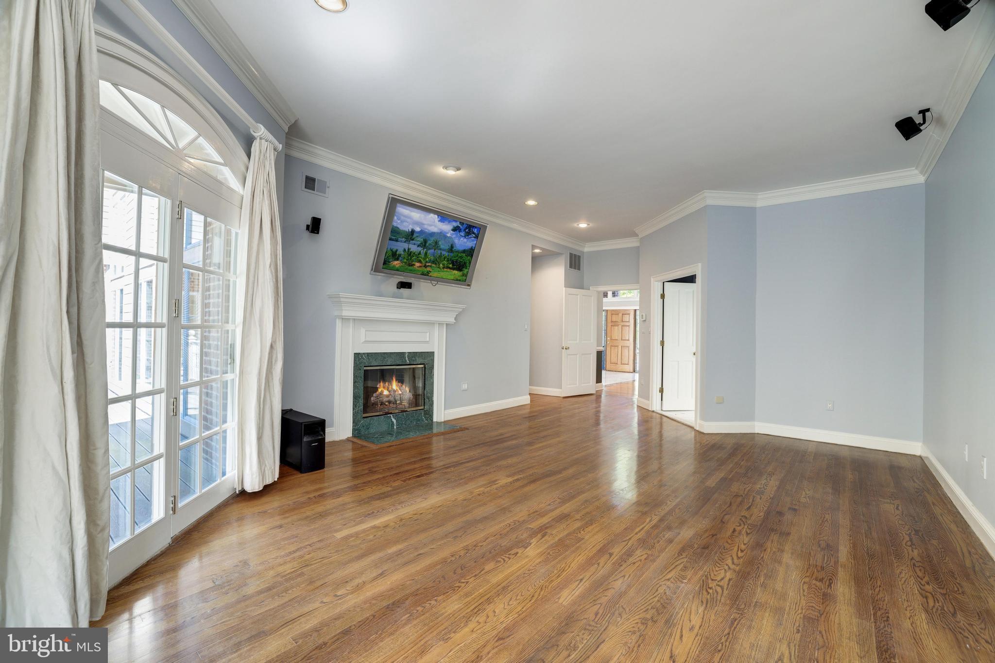 530 Walker Road Great Falls, VA 22066 - Photo 20 of 52 Gallery Image 20