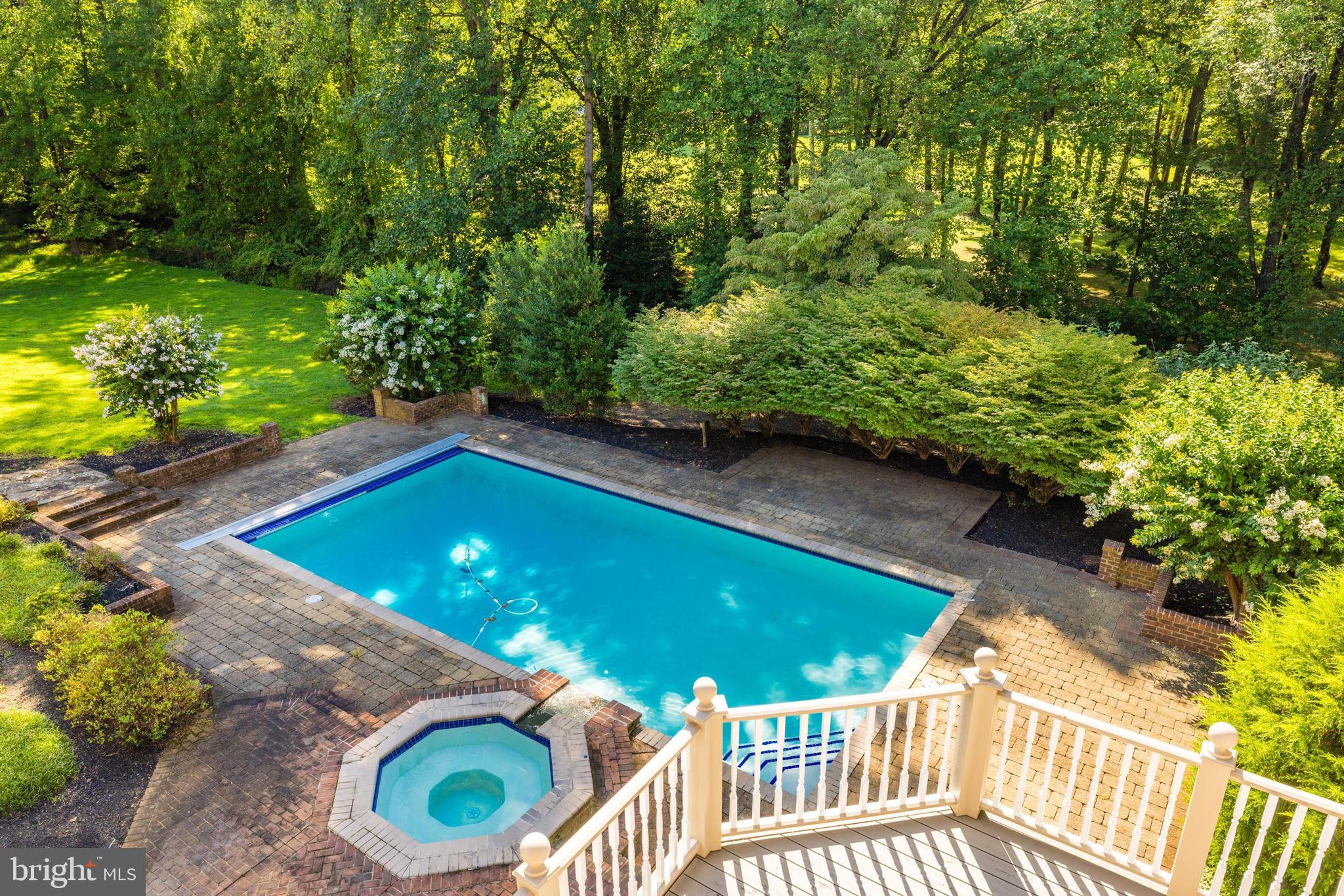 530 Walker Road Great Falls, VA 22066 - Photo 25 of 52 Gallery Image 25