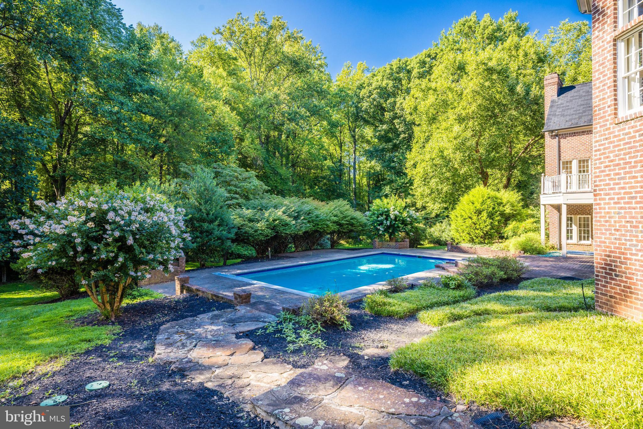 530 Walker Road Great Falls, VA 22066 - Photo 3 of 52 Gallery Image 3