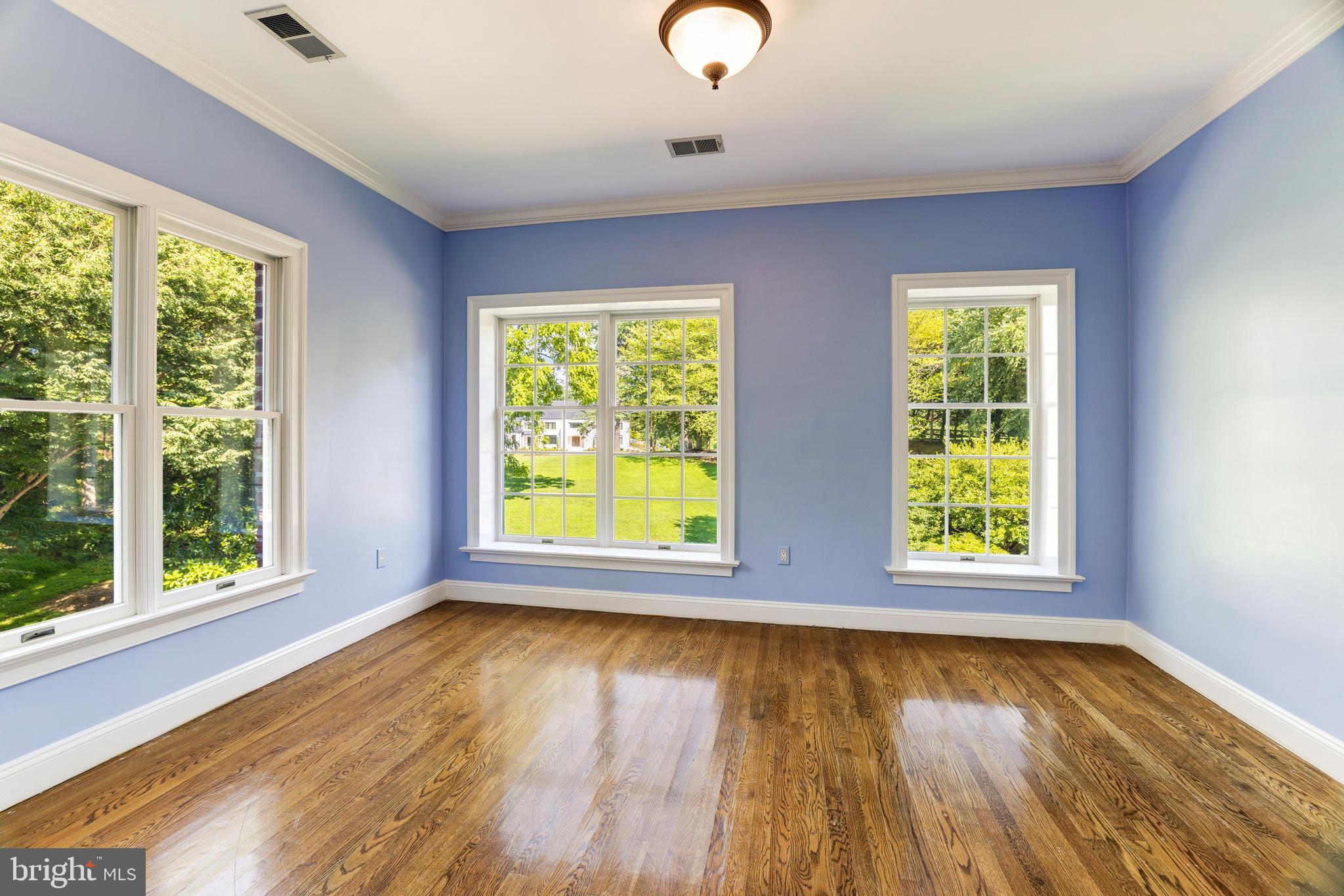 530 Walker Road Great Falls, VA 22066 - Photo 37 of 52 Gallery Image 37