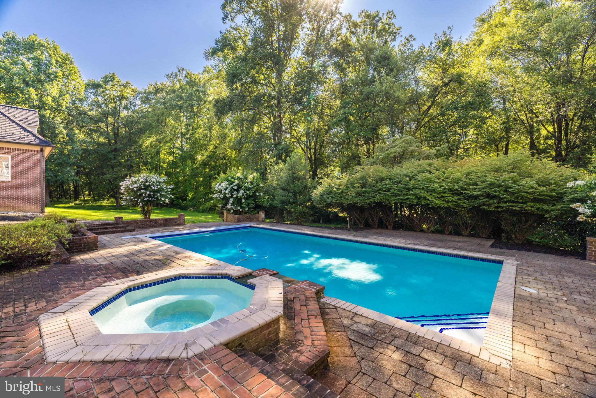 530 Walker Road Great Falls, VA 22066 - Photo 41 of 52 Gallery Image 41