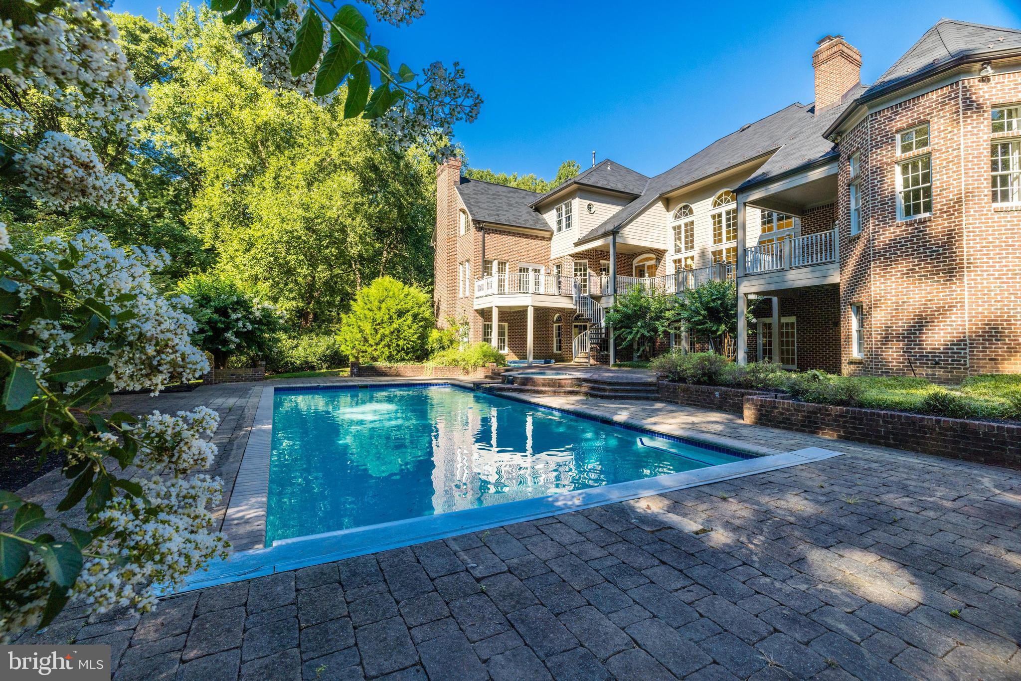 530 Walker Road Great Falls, VA 22066 - Photo 42 of 52 Gallery Image 42