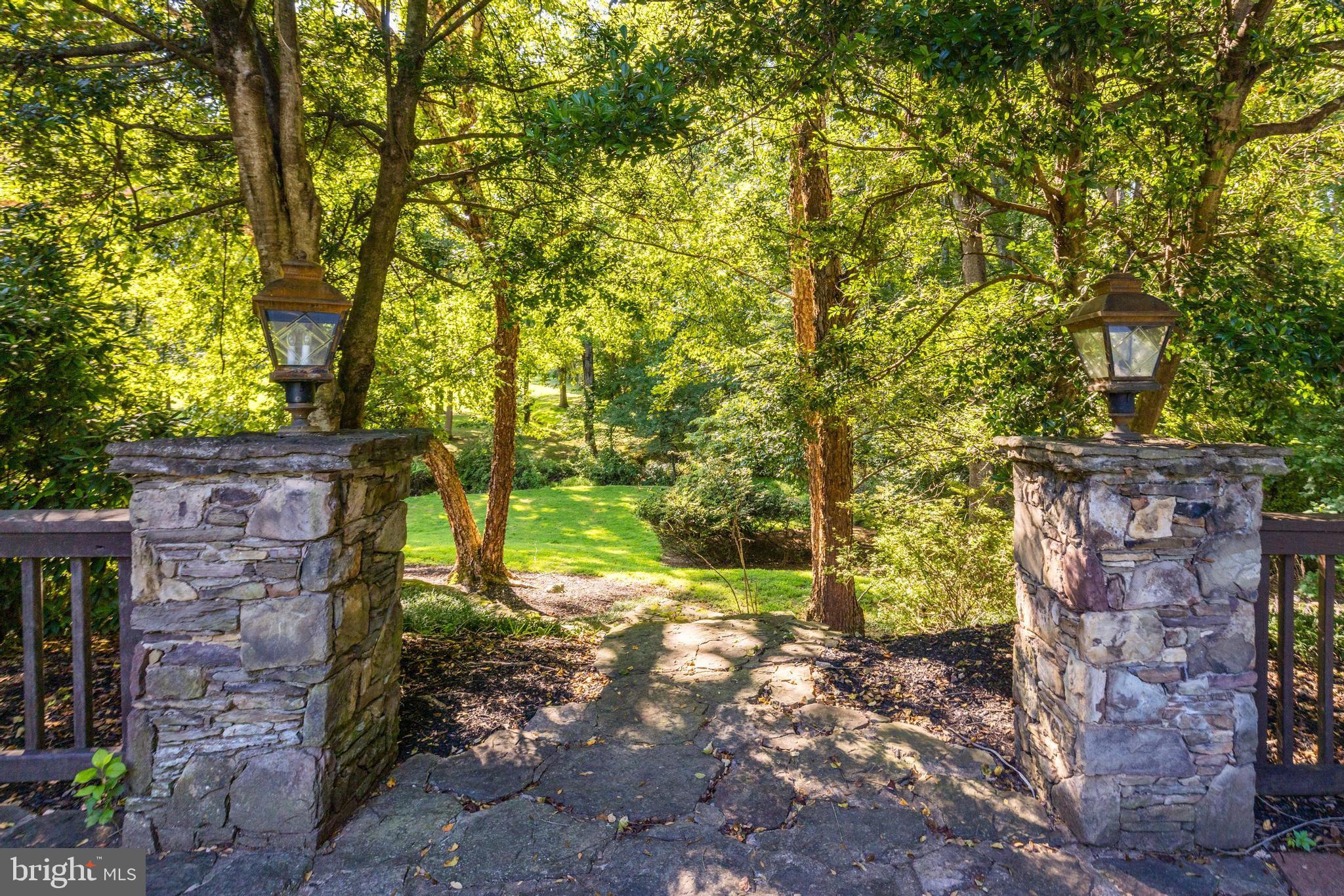 530 Walker Road Great Falls, VA 22066 - Photo 6 of 52 Gallery Image 6