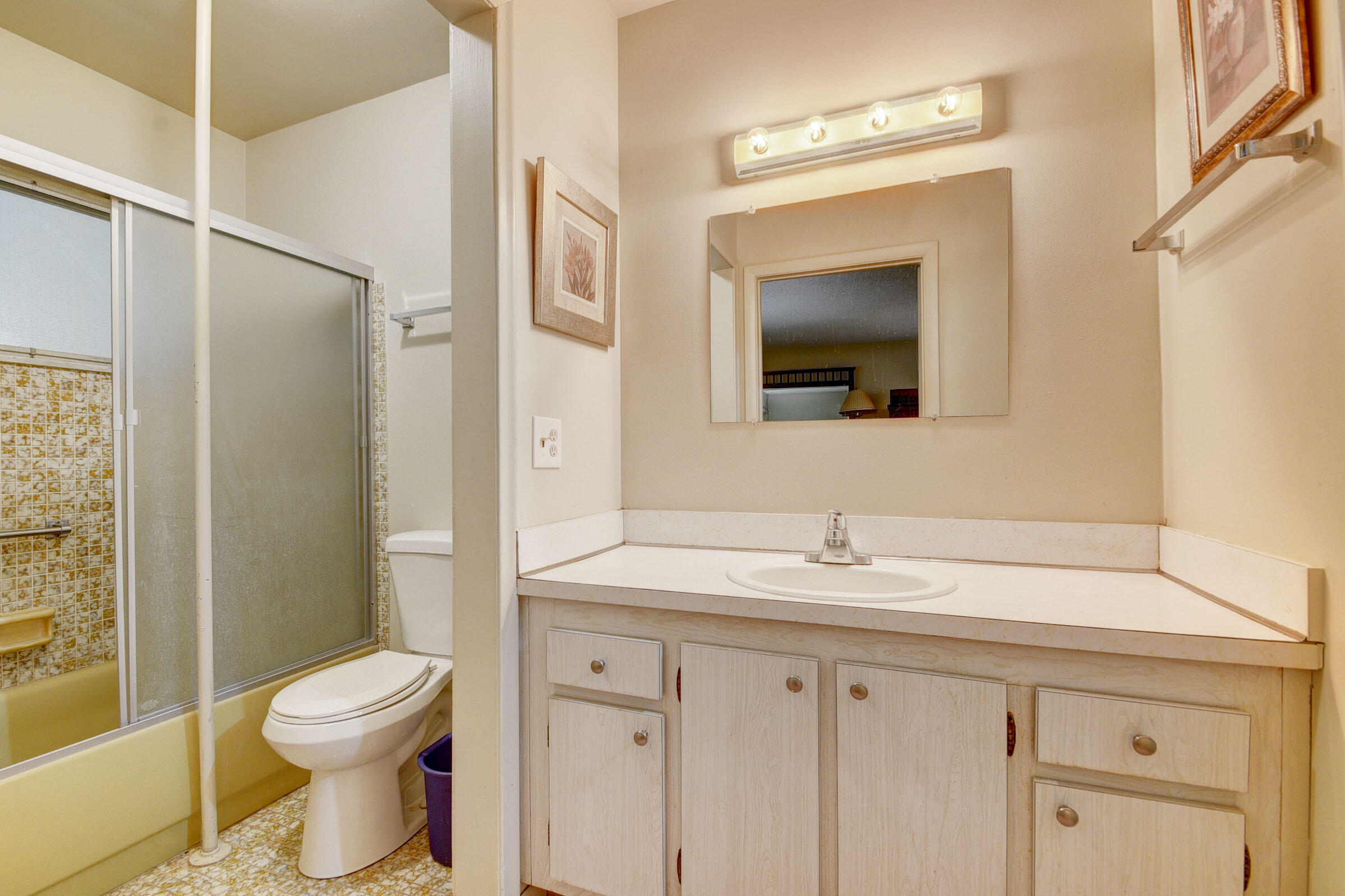 3301 Valley Road, Unit C Boynton Beach, FL 33435 - Photo 19 of 29 19_apartment (19)
