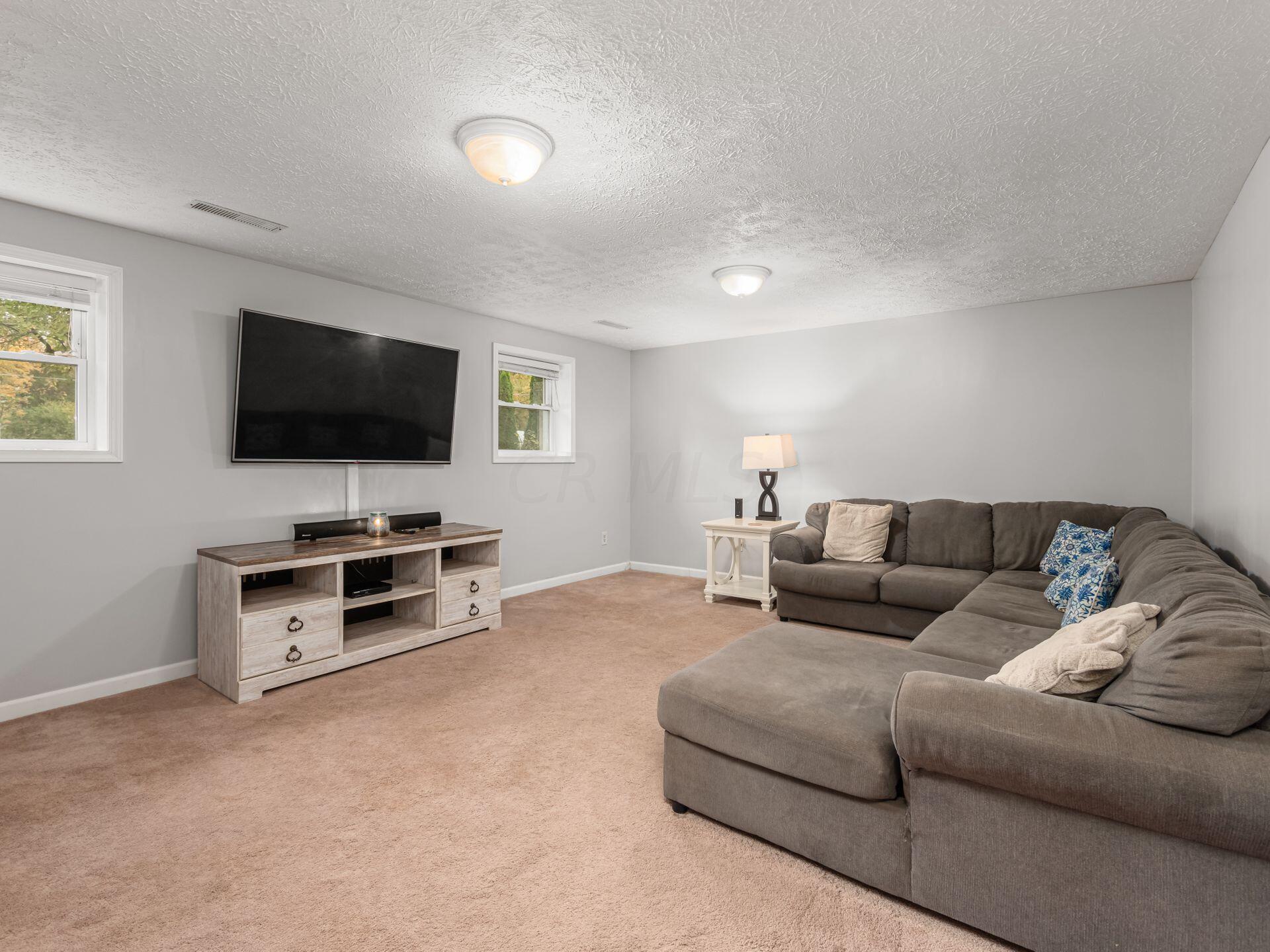 454 Ballman Road Etna, OH 43068 - Photo 13 of 28 Family Room B